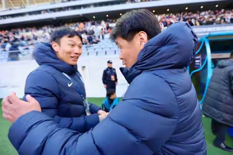 欧博在线游戏-包含欧篮联倒计时；里昂赛前队长鼓劲；细节引发关注；更衣室稳定；心理建设被强调的词条